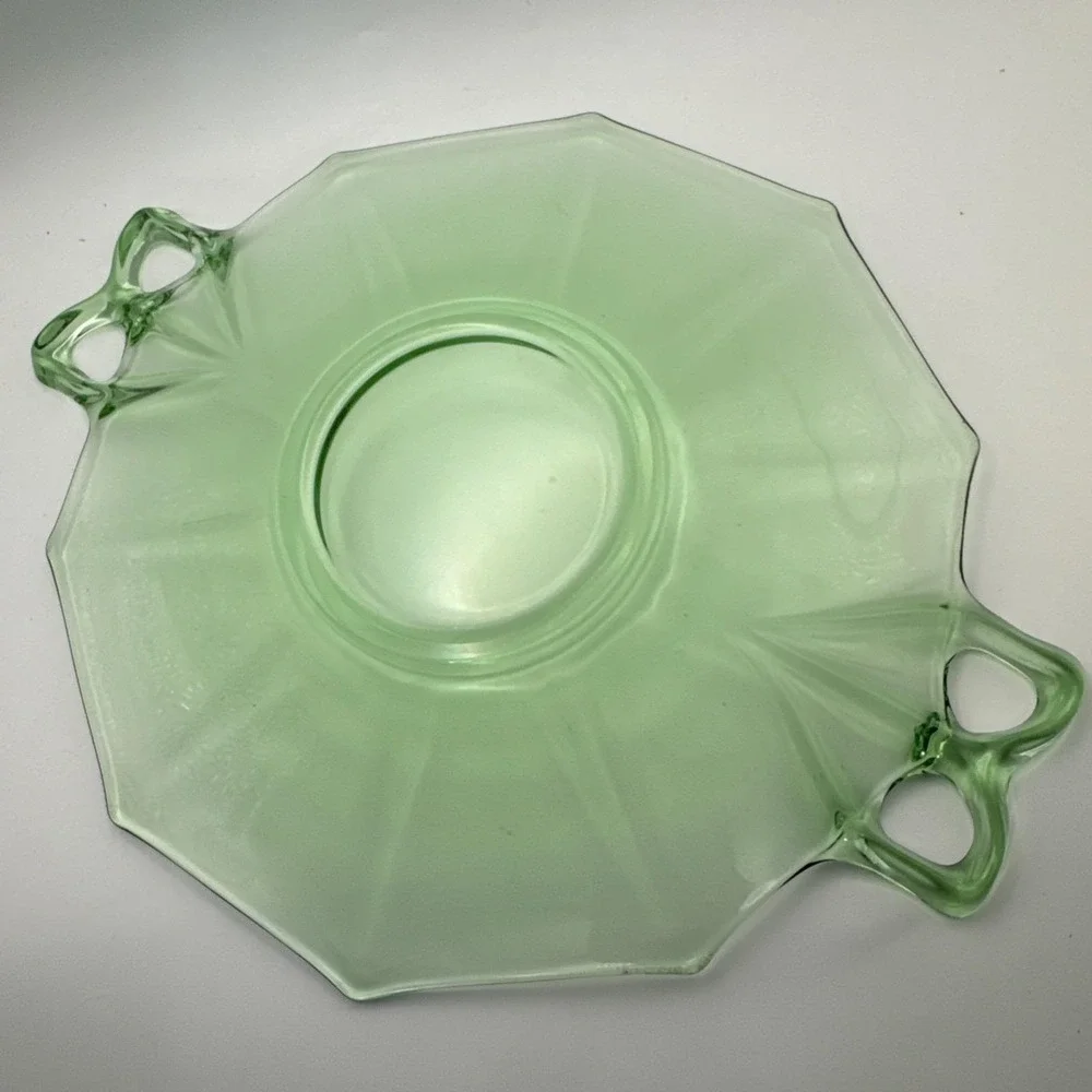 Vintage Fostoria Green Uranium Glass Serving Plate Bow Tie‎ Handles